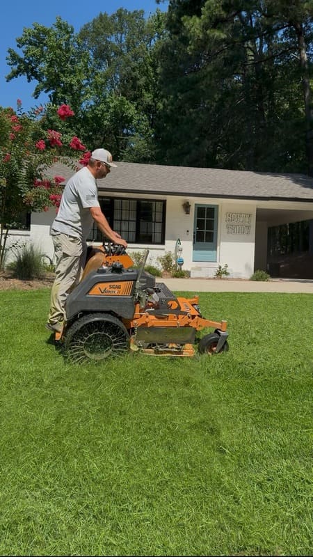 How Often Should You Mow Your Lawn in Mississippi?