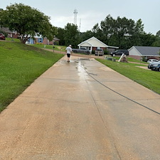 Concrete-Driveway-Pressure-Washing-in-Oxford-MS-Restoring-Curb-Appeal-Off-Taylor-Road 2