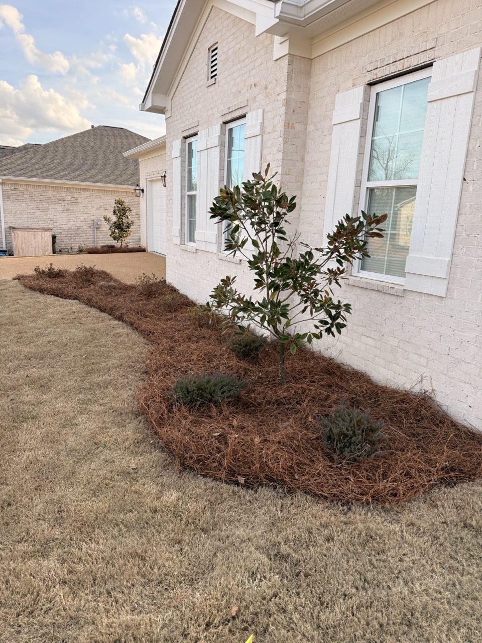 Pine Straw Delivery and Installation in Oxford, MS